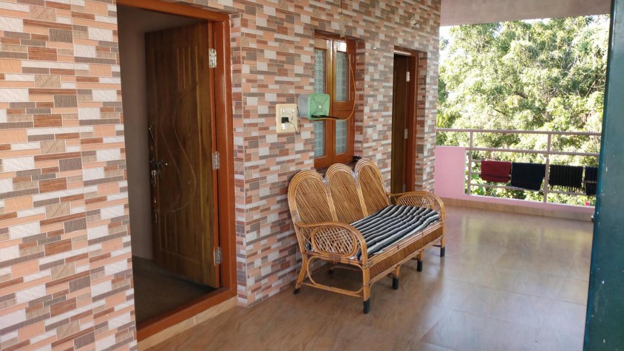 Sahasra Home Stay Hampi 霍斯佩特 外观 照片