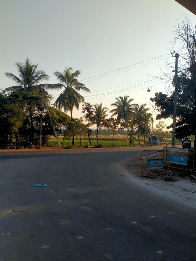 Sahasra Home Stay Hampi 霍斯佩特 外观 照片